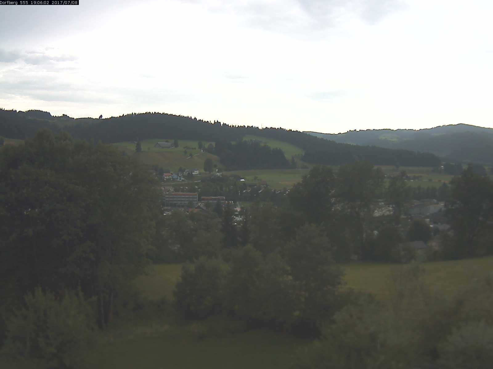 Webcam-Bild: Aussicht vom Dorfberg in Langnau 20170708-190601