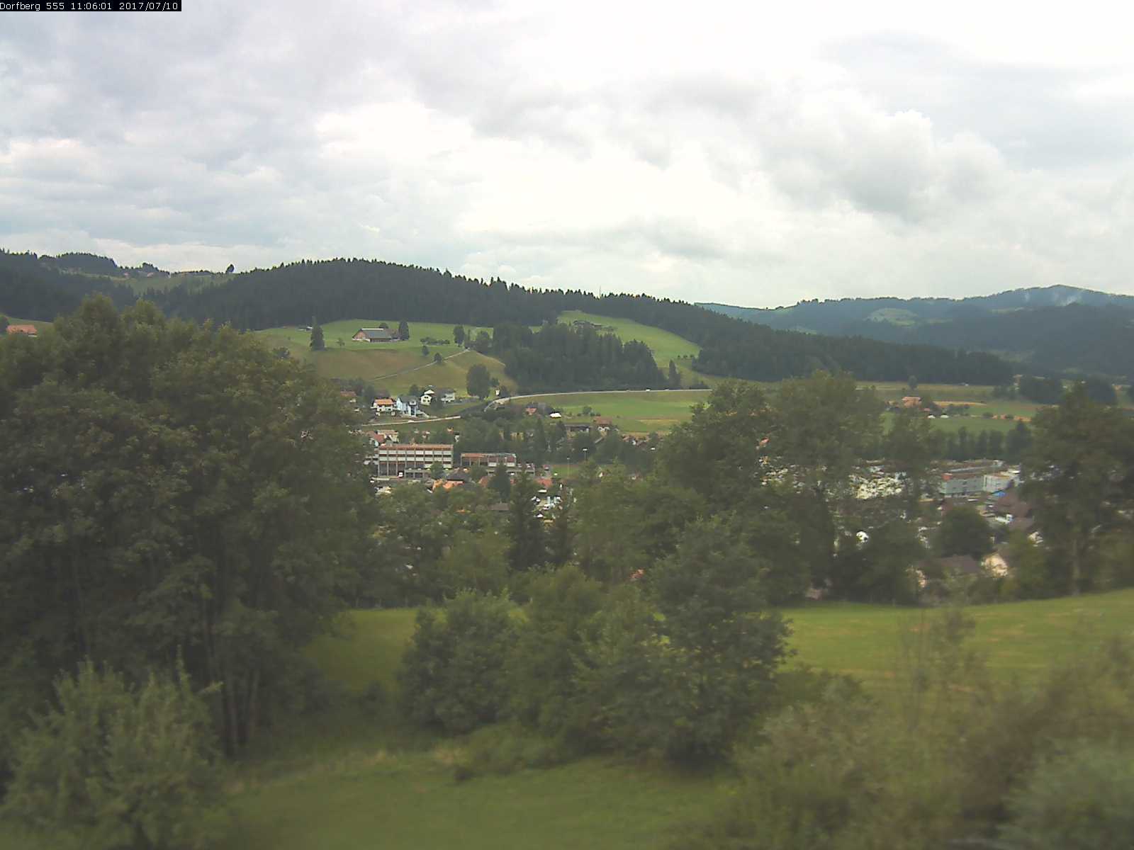 Webcam-Bild: Aussicht vom Dorfberg in Langnau 20170710-110601
