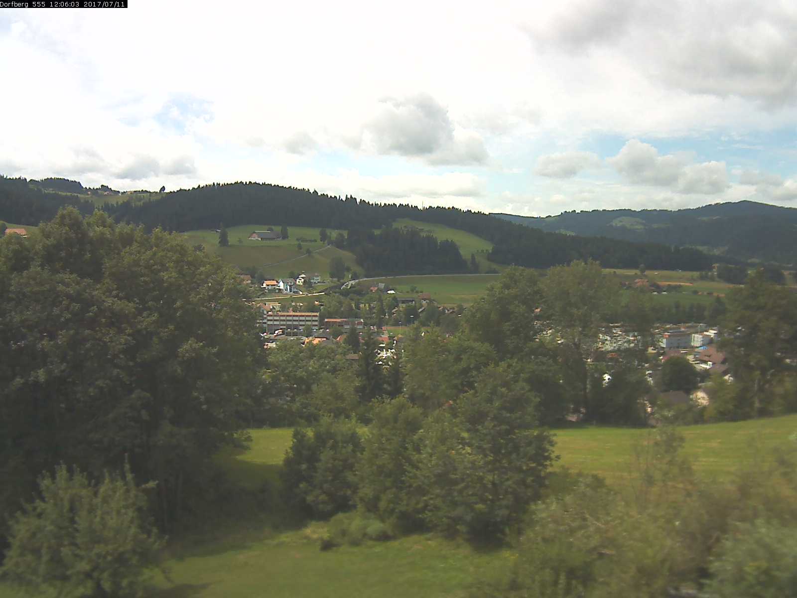 Webcam-Bild: Aussicht vom Dorfberg in Langnau 20170711-120601