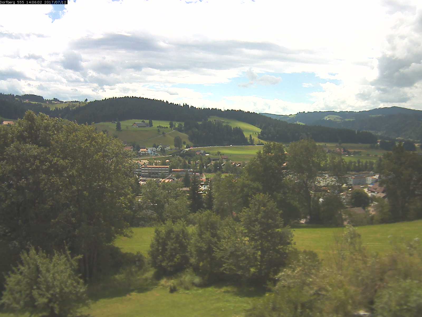 Webcam-Bild: Aussicht vom Dorfberg in Langnau 20170712-140601