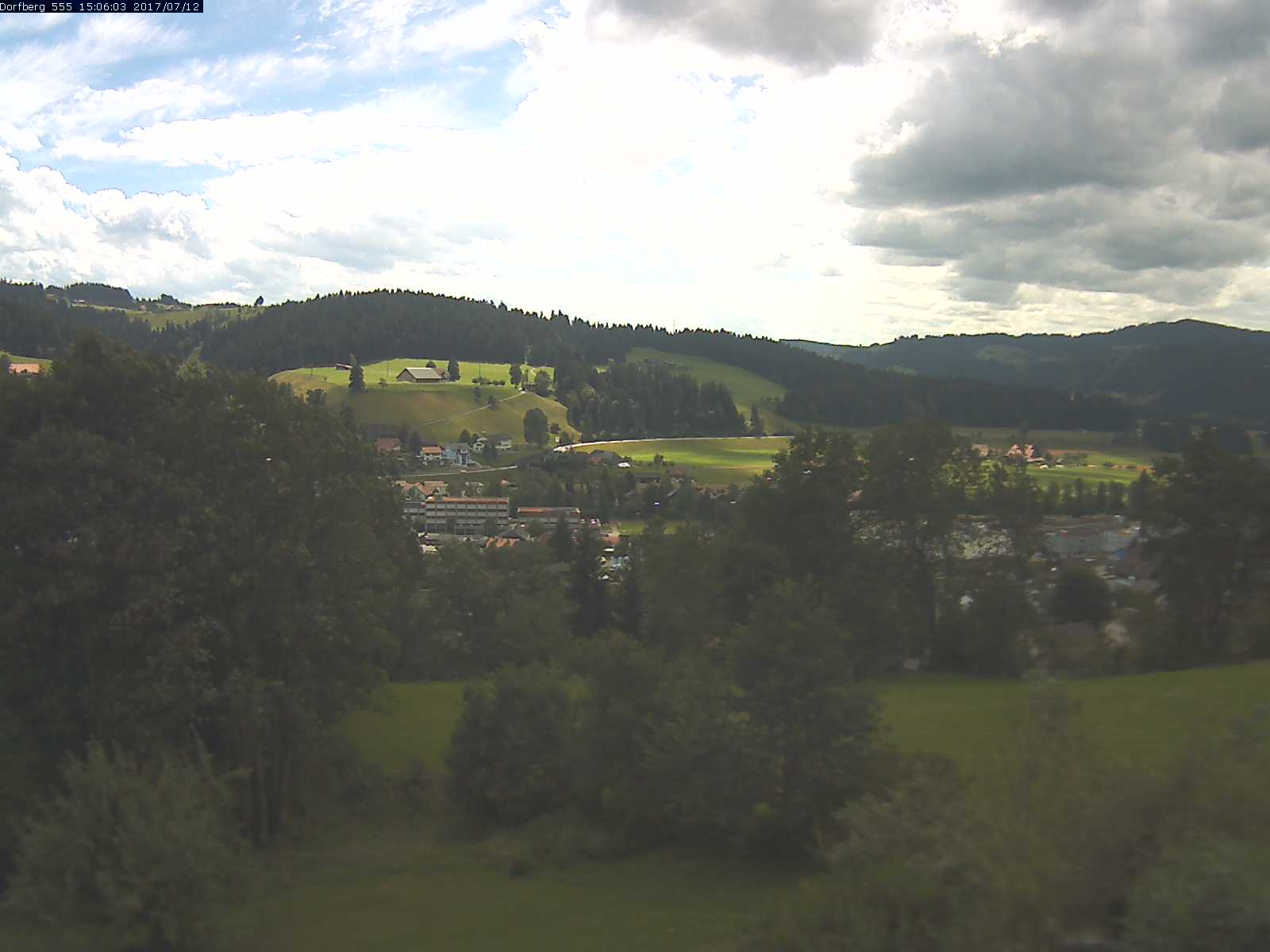 Webcam-Bild: Aussicht vom Dorfberg in Langnau 20170712-150601