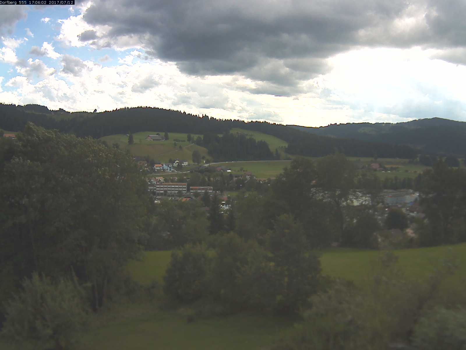 Webcam-Bild: Aussicht vom Dorfberg in Langnau 20170712-170601