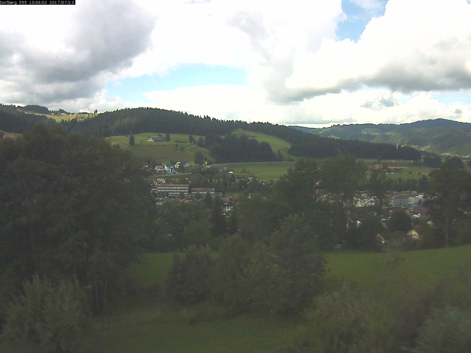 Webcam-Bild: Aussicht vom Dorfberg in Langnau 20170713-100601