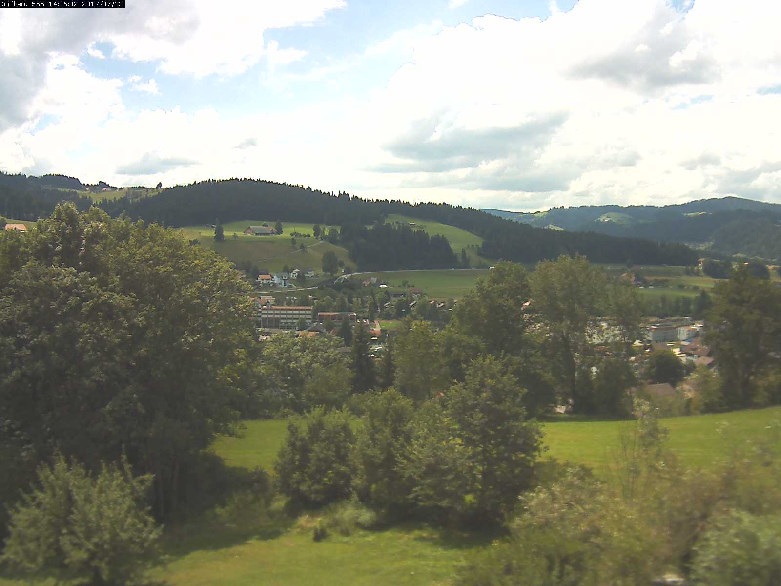Webcam-Bild: Aussicht vom Dorfberg in Langnau 20170713-140601