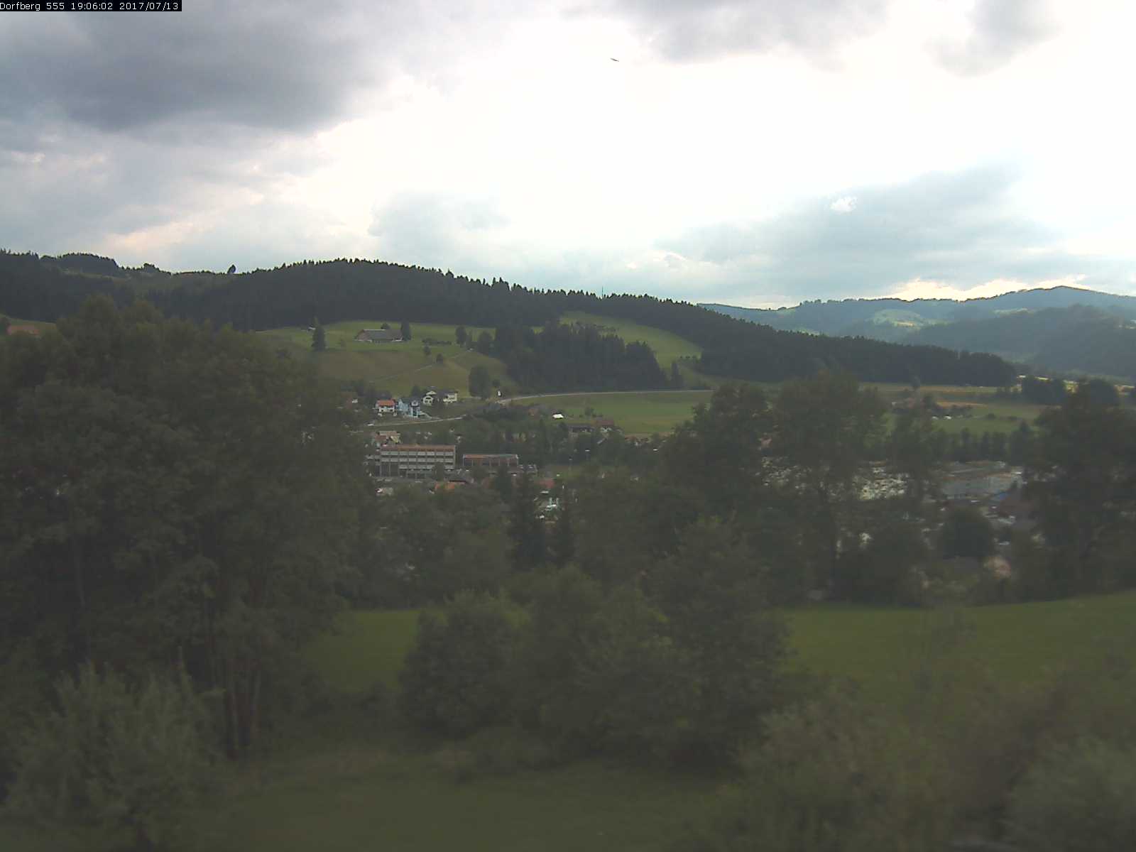 Webcam-Bild: Aussicht vom Dorfberg in Langnau 20170713-190601