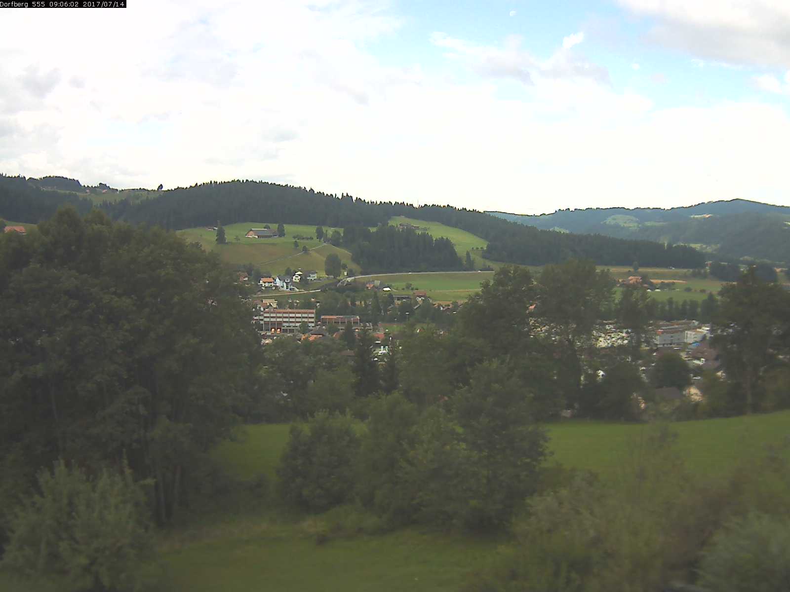 Webcam-Bild: Aussicht vom Dorfberg in Langnau 20170714-090601