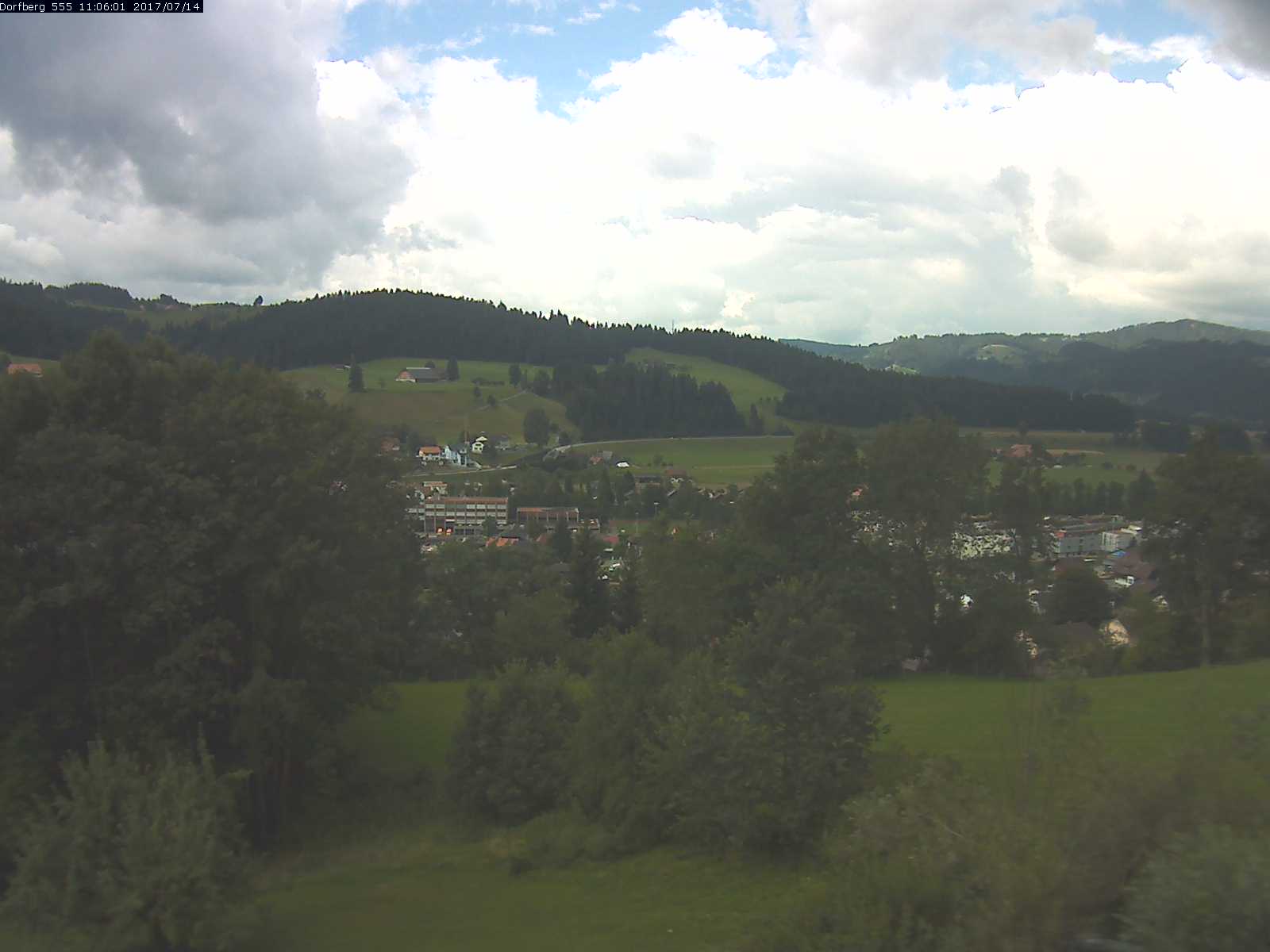 Webcam-Bild: Aussicht vom Dorfberg in Langnau 20170714-110601