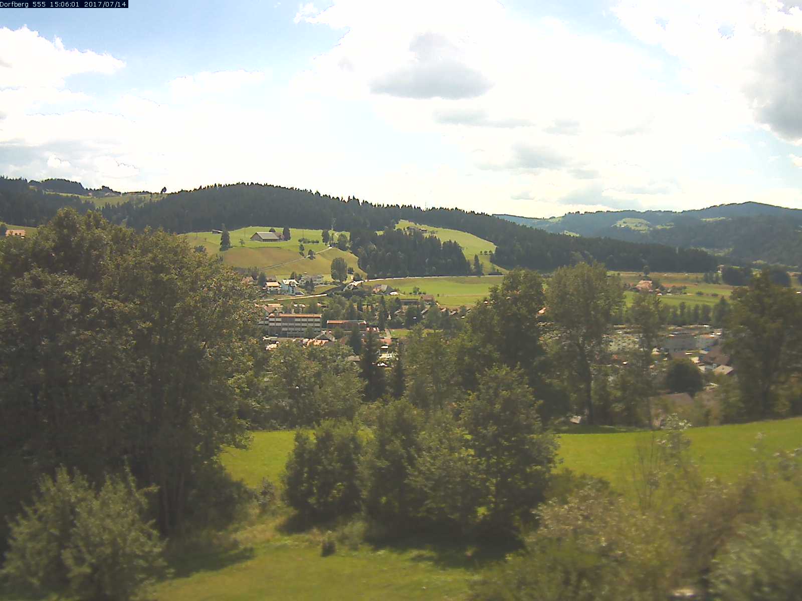 Webcam-Bild: Aussicht vom Dorfberg in Langnau 20170714-150601