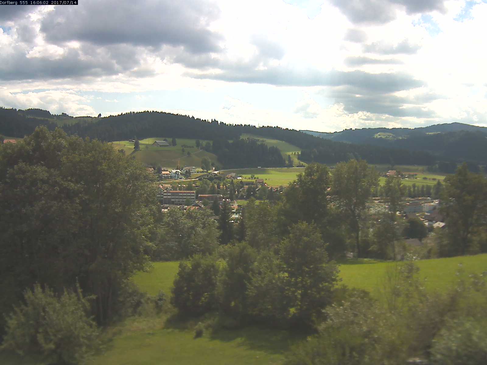 Webcam-Bild: Aussicht vom Dorfberg in Langnau 20170714-160601