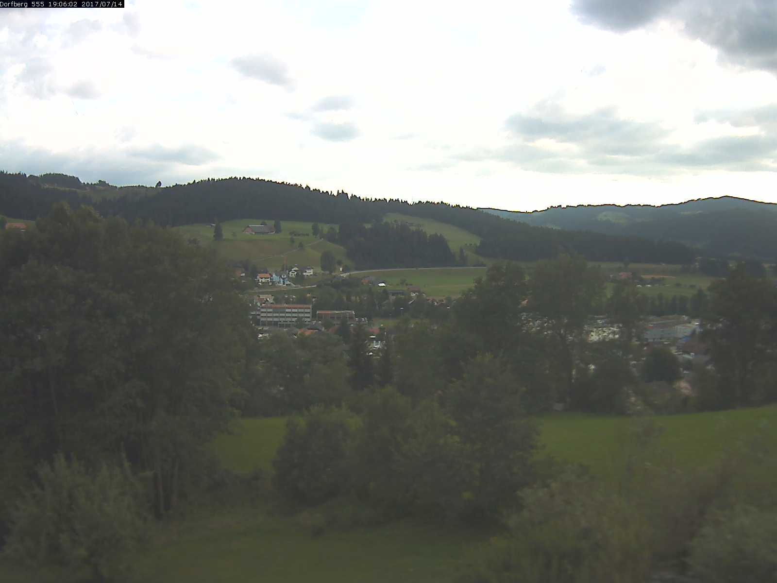 Webcam-Bild: Aussicht vom Dorfberg in Langnau 20170714-190601