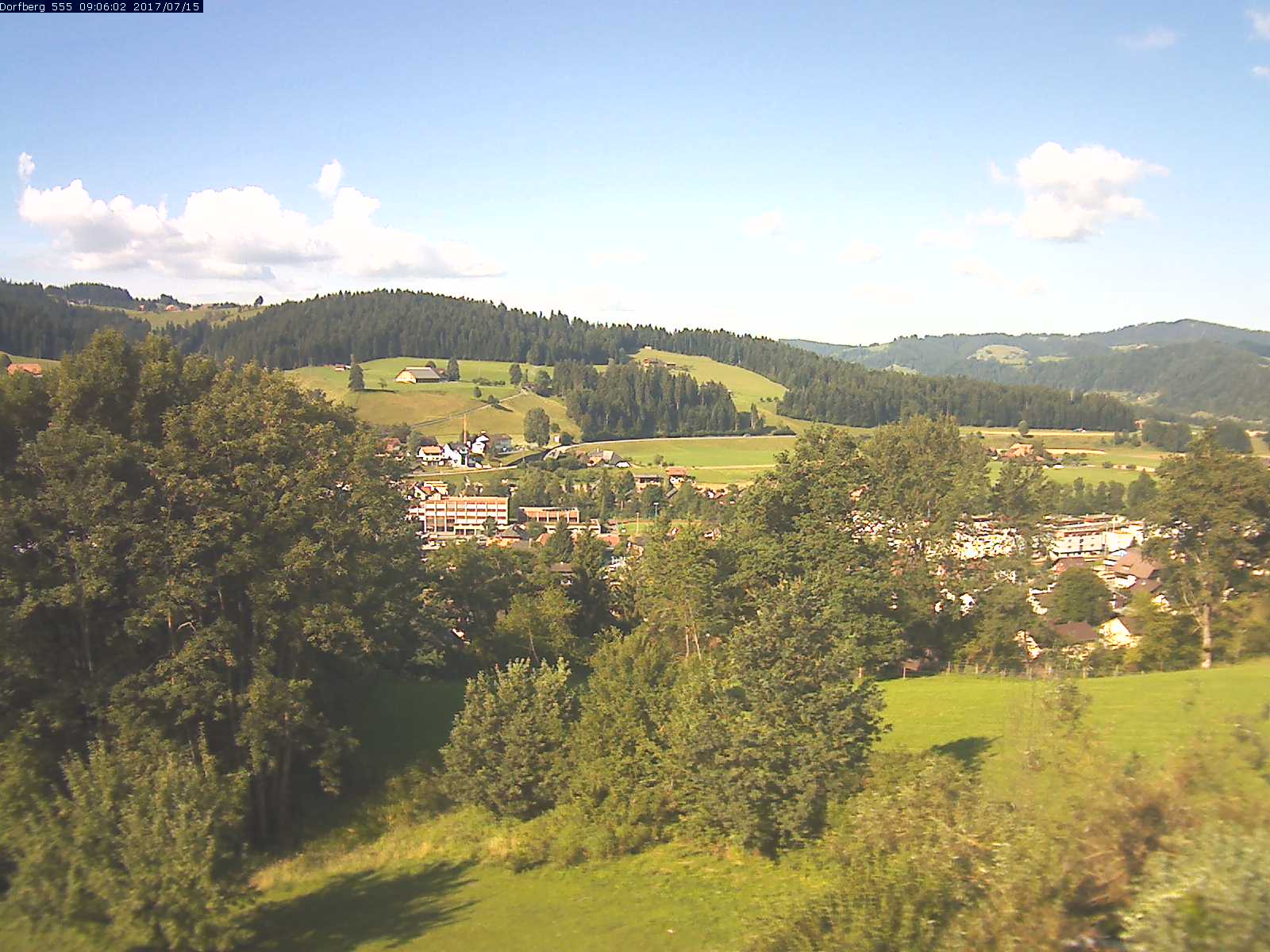 Webcam-Bild: Aussicht vom Dorfberg in Langnau 20170715-090601