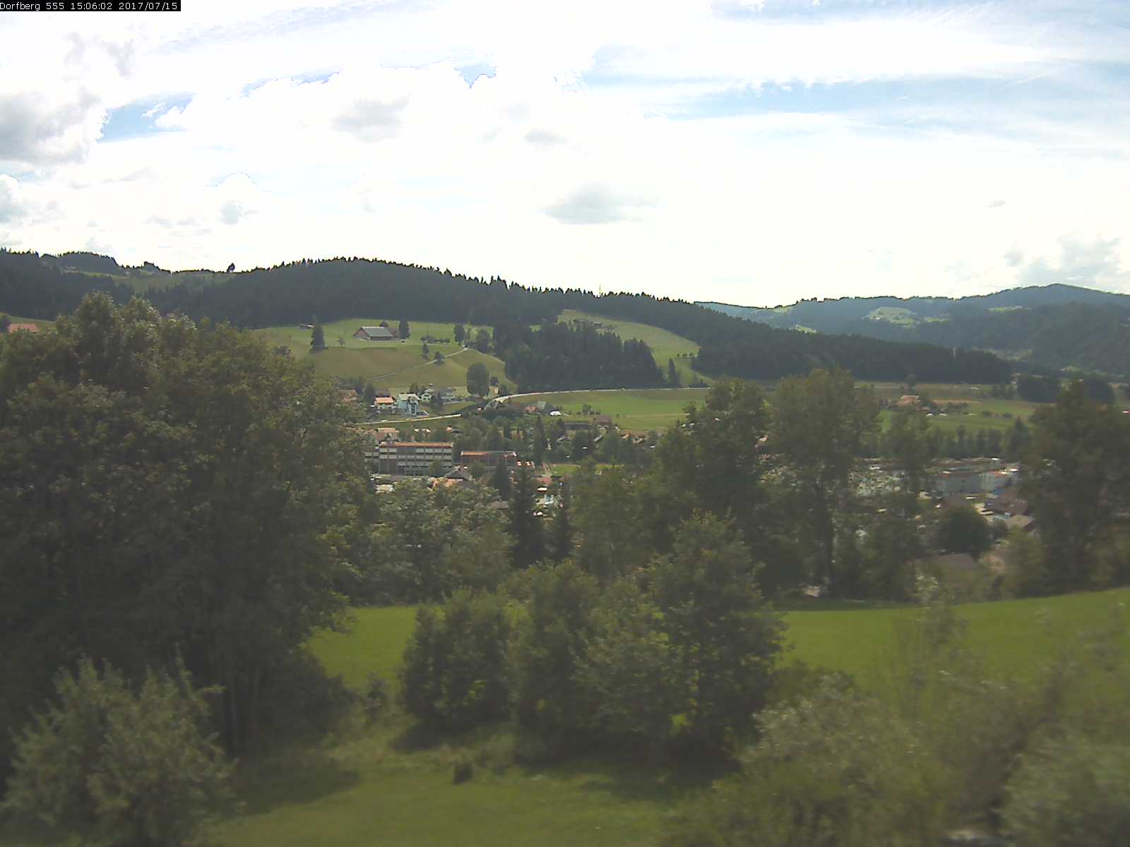 Webcam-Bild: Aussicht vom Dorfberg in Langnau 20170715-150601