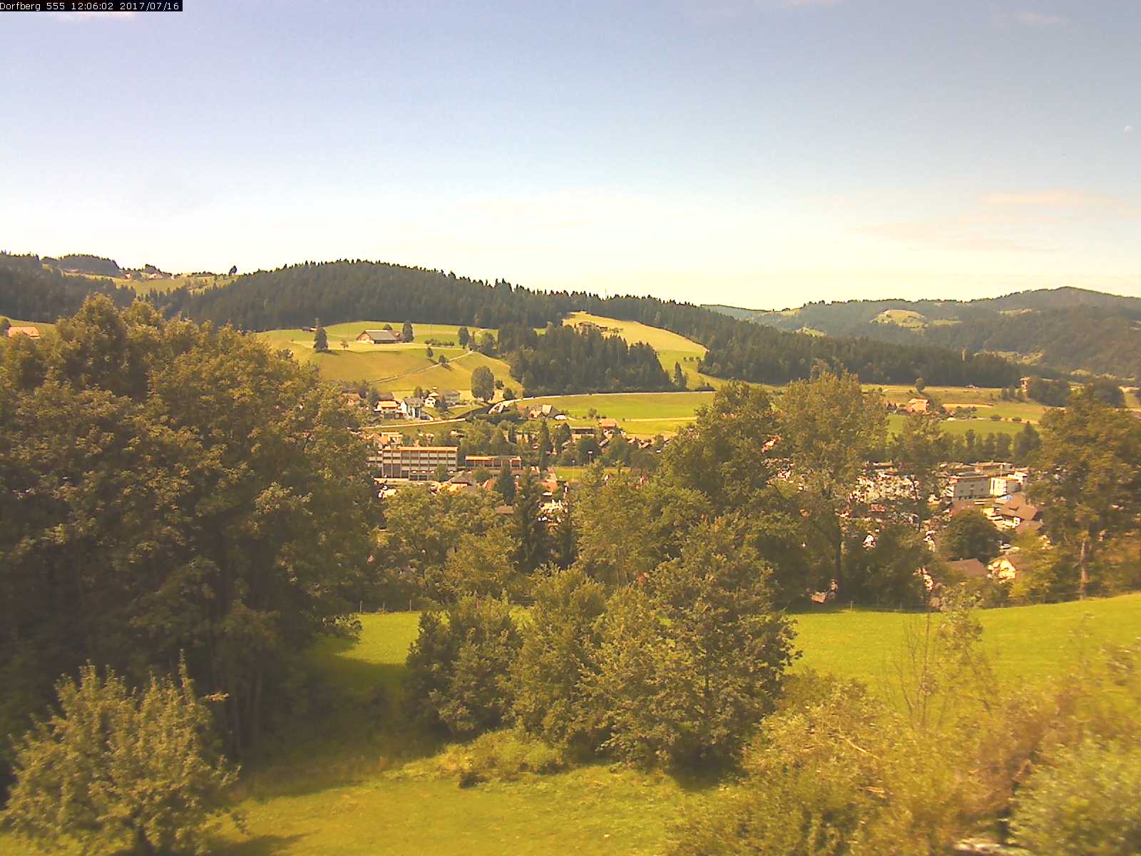 Webcam-Bild: Aussicht vom Dorfberg in Langnau 20170716-120601