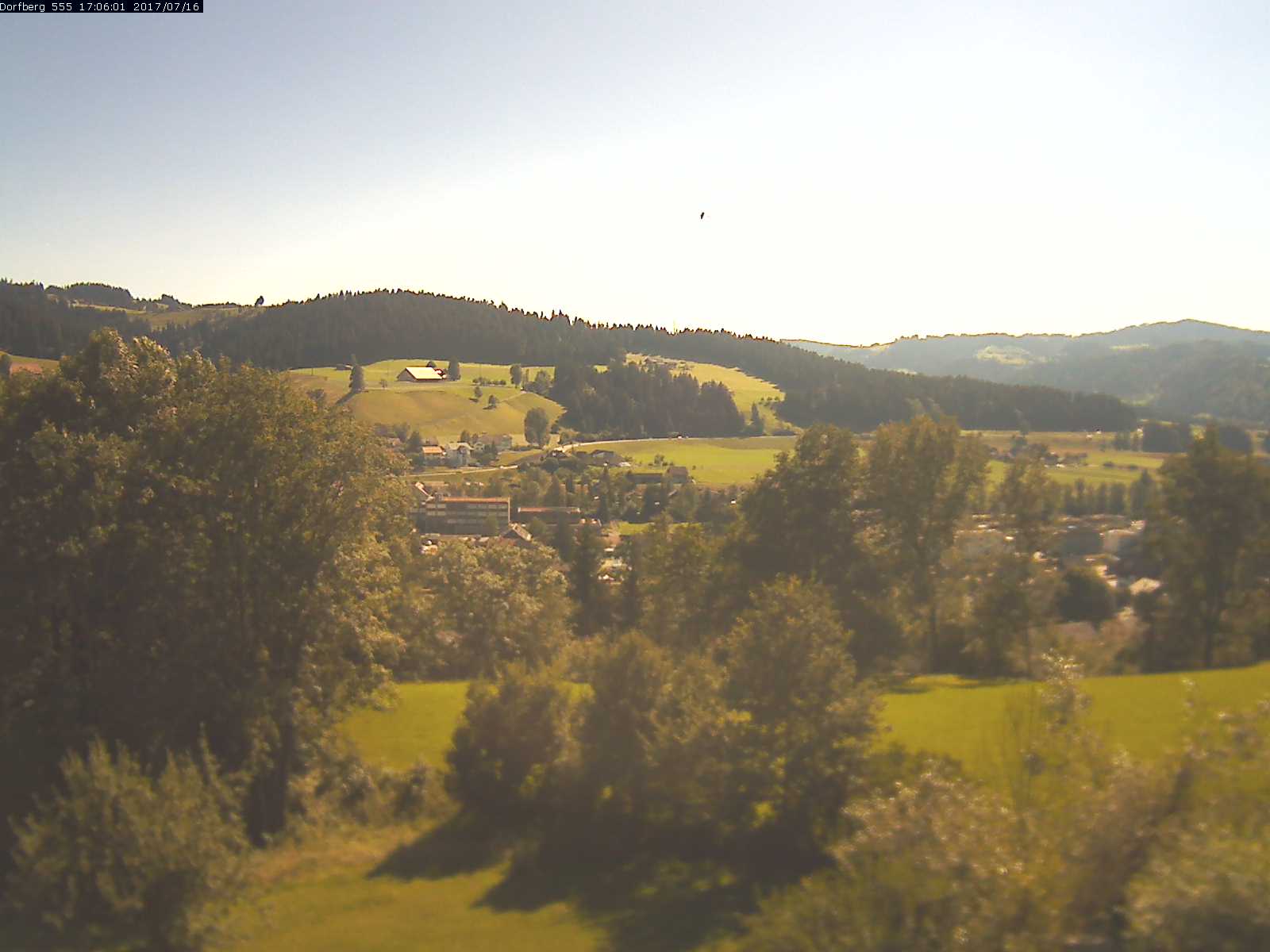 Webcam-Bild: Aussicht vom Dorfberg in Langnau 20170716-170601