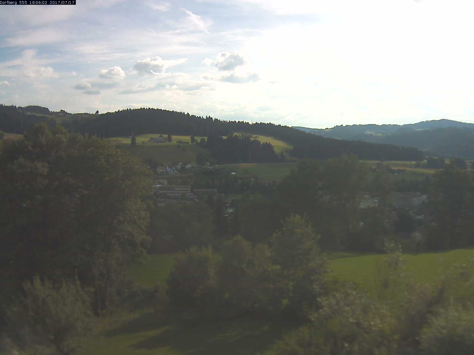 Webcam-Bild: Aussicht vom Dorfberg in Langnau 20170717-180601