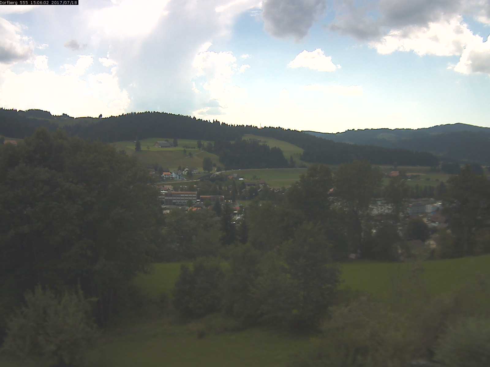 Webcam-Bild: Aussicht vom Dorfberg in Langnau 20170718-150601