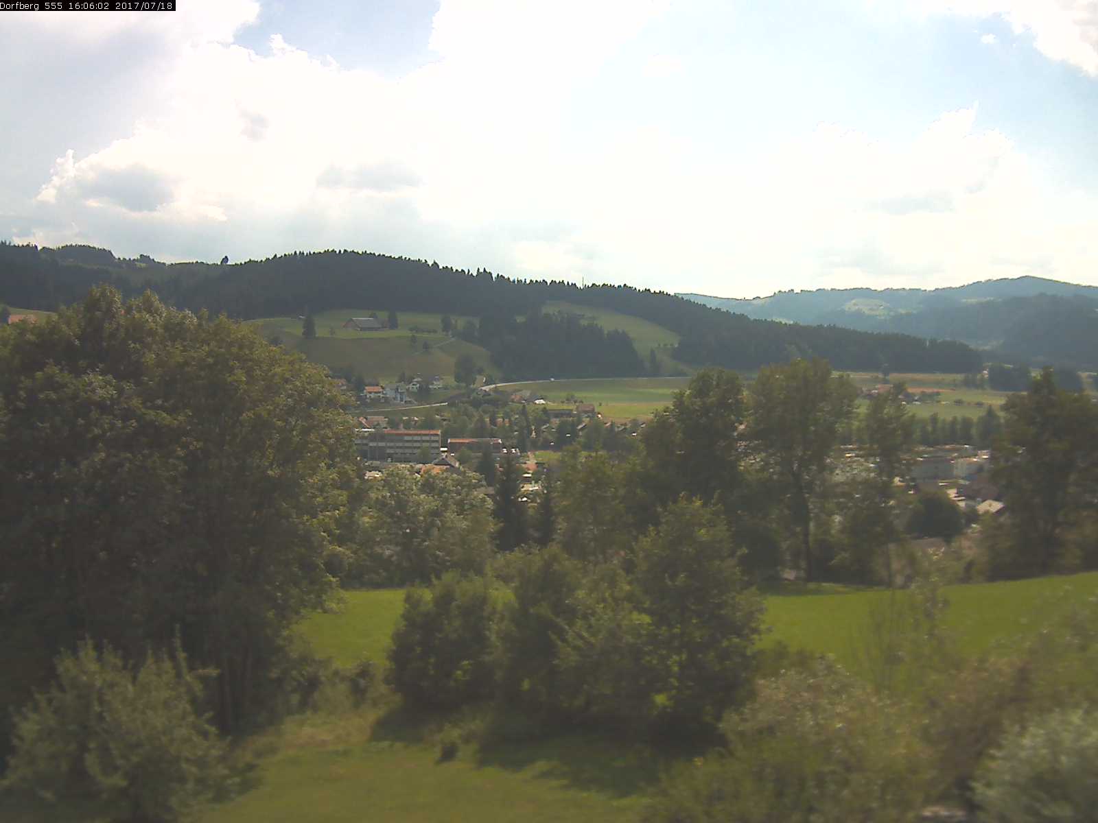 Webcam-Bild: Aussicht vom Dorfberg in Langnau 20170718-160601