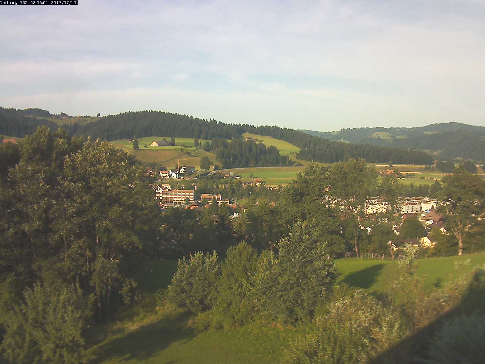 Webcam-Bild: Aussicht vom Dorfberg in Langnau 20170719-080601