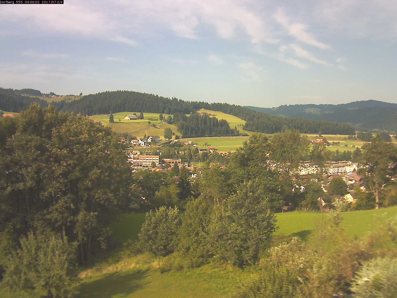 Webcam-Bild: Aussicht vom Dorfberg in Langnau 20170719-090602