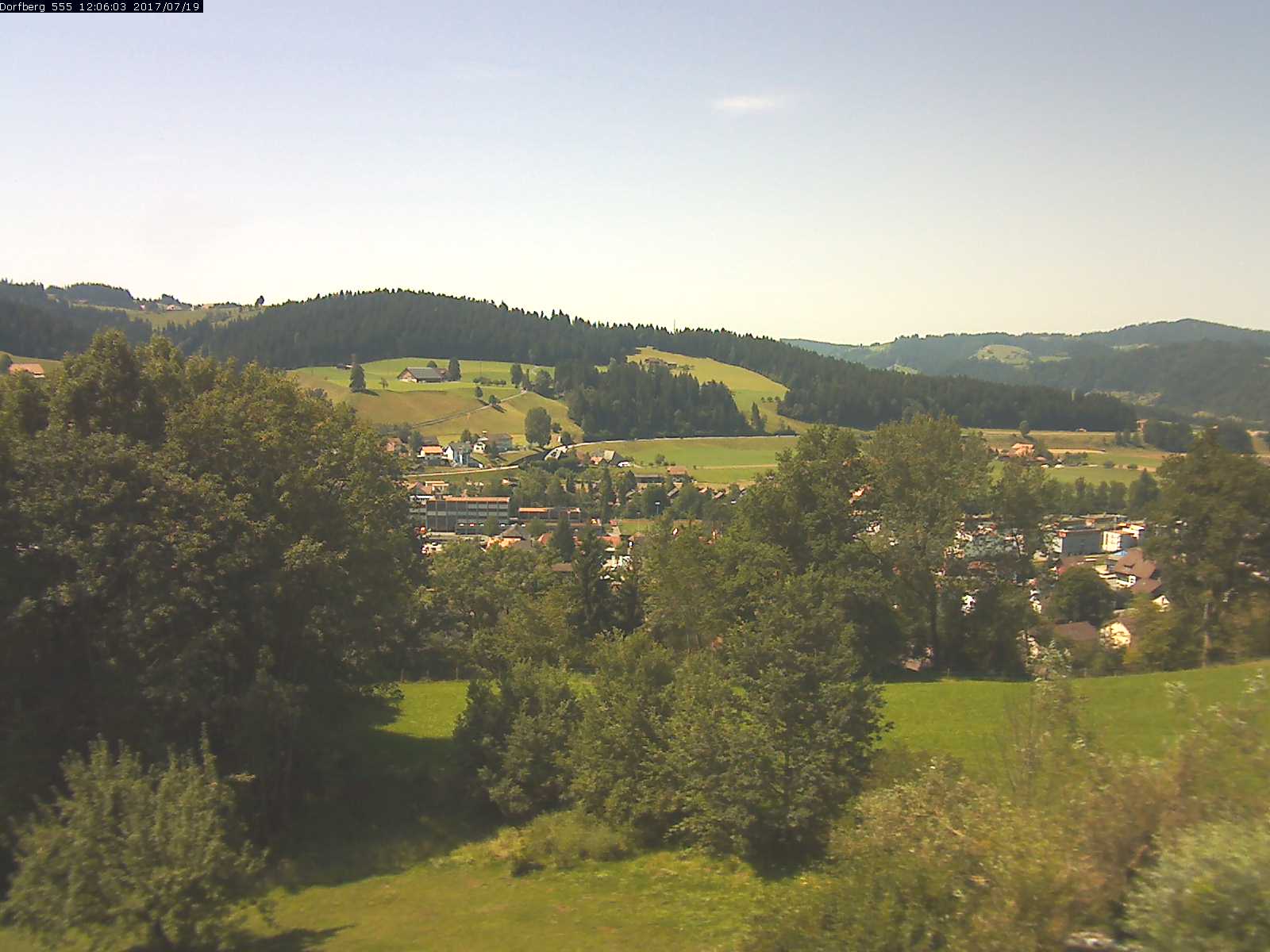 Webcam-Bild: Aussicht vom Dorfberg in Langnau 20170719-120601