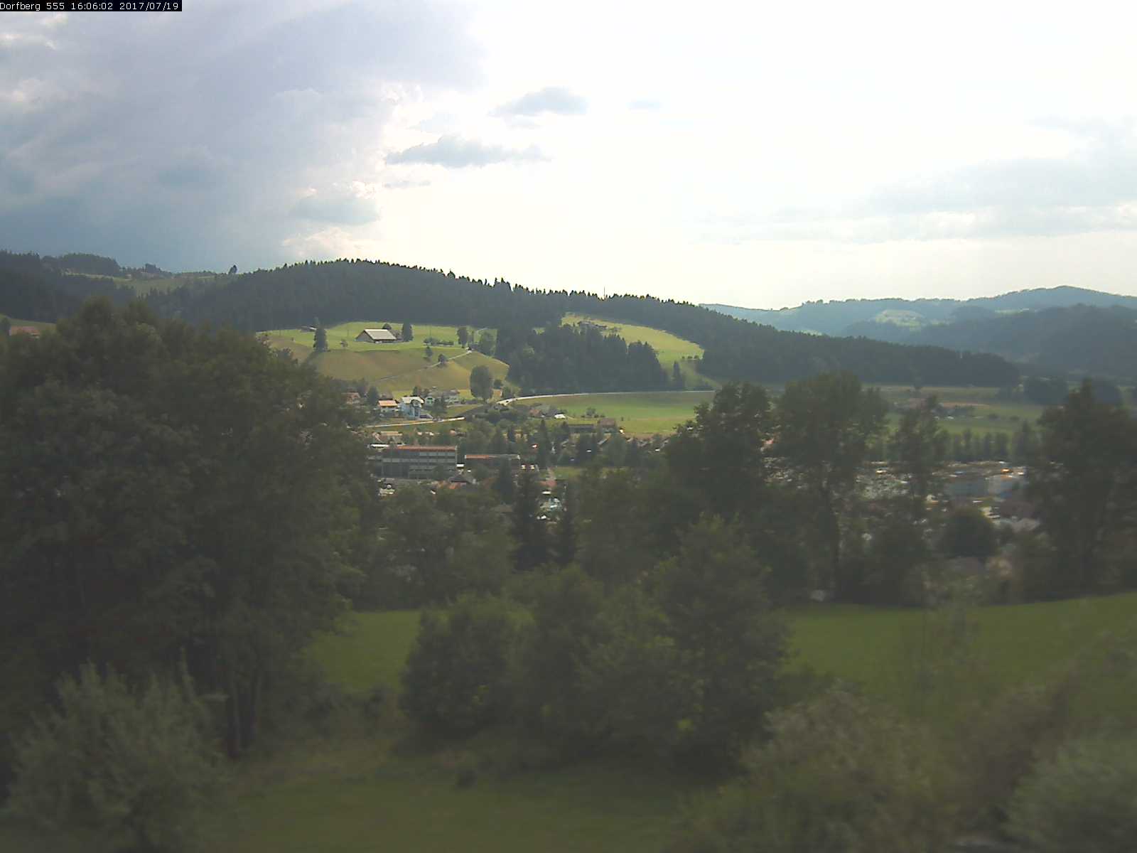 Webcam-Bild: Aussicht vom Dorfberg in Langnau 20170719-160602