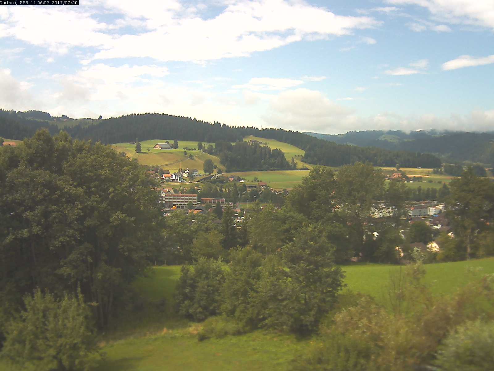 Webcam-Bild: Aussicht vom Dorfberg in Langnau 20170720-110601