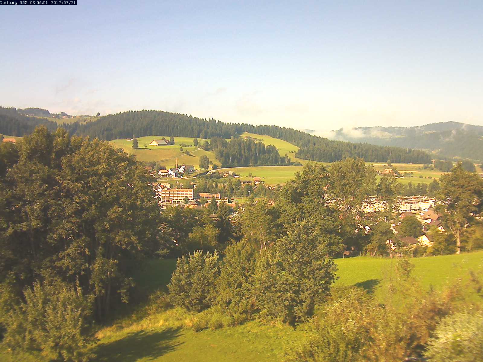 Webcam-Bild: Aussicht vom Dorfberg in Langnau 20170721-090601
