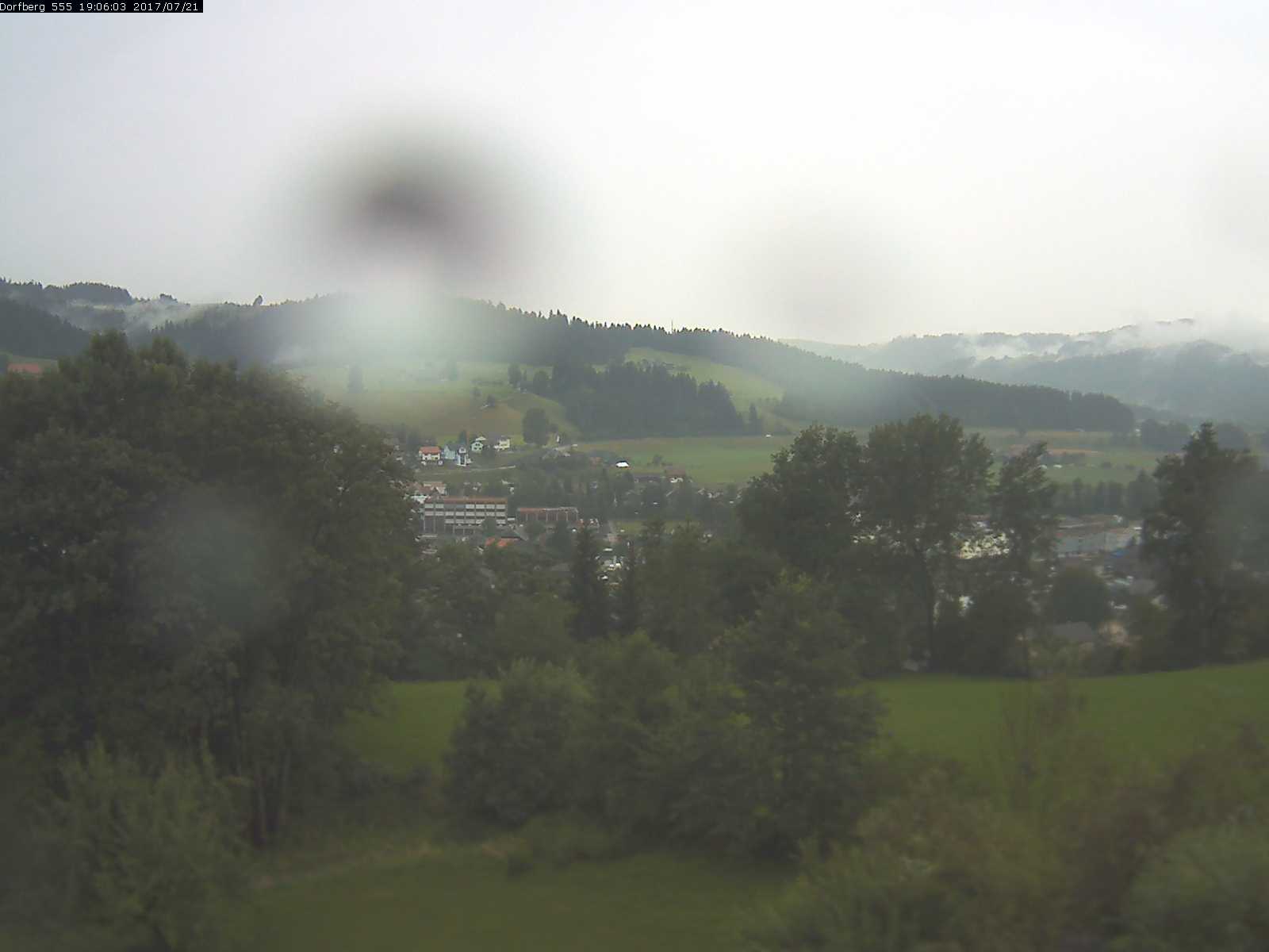 Webcam-Bild: Aussicht vom Dorfberg in Langnau 20170721-190601