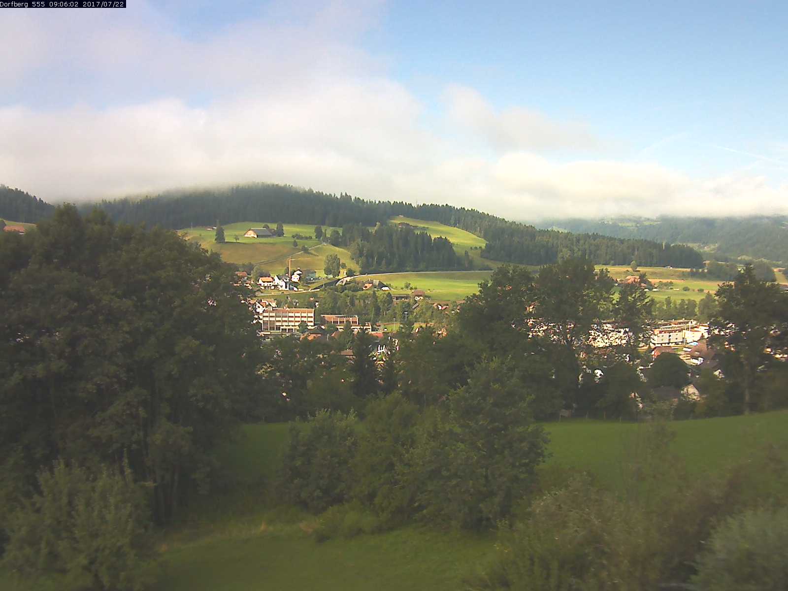 Webcam-Bild: Aussicht vom Dorfberg in Langnau 20170722-090601