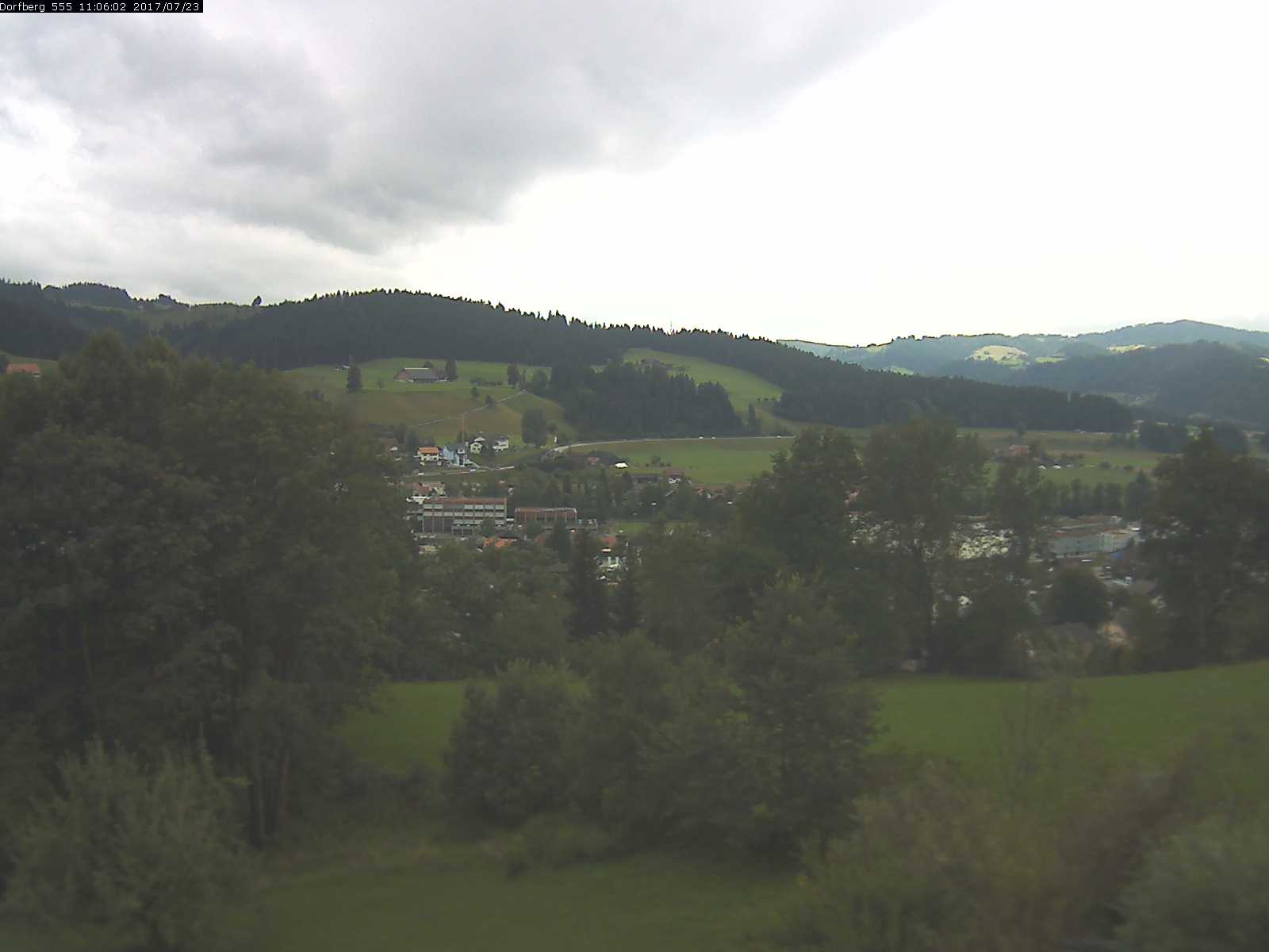 Webcam-Bild: Aussicht vom Dorfberg in Langnau 20170723-110601