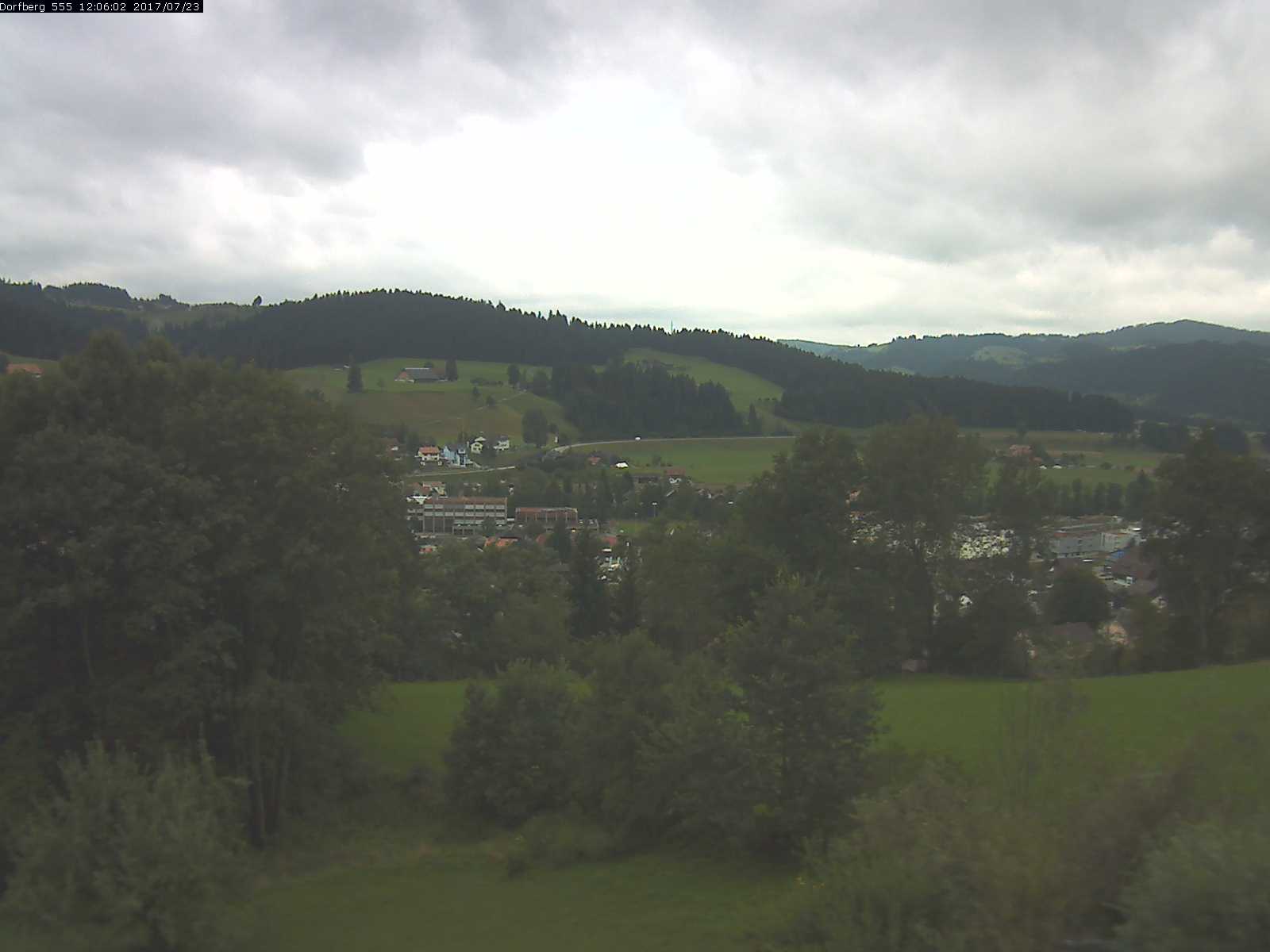 Webcam-Bild: Aussicht vom Dorfberg in Langnau 20170723-120601