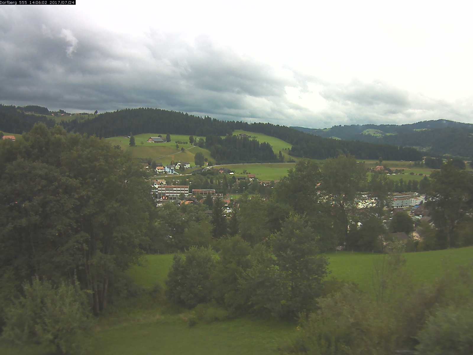 Webcam-Bild: Aussicht vom Dorfberg in Langnau 20170724-140601