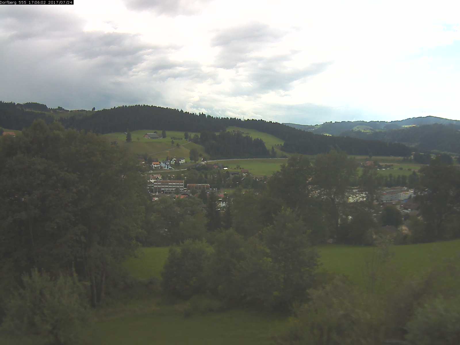Webcam-Bild: Aussicht vom Dorfberg in Langnau 20170724-170601