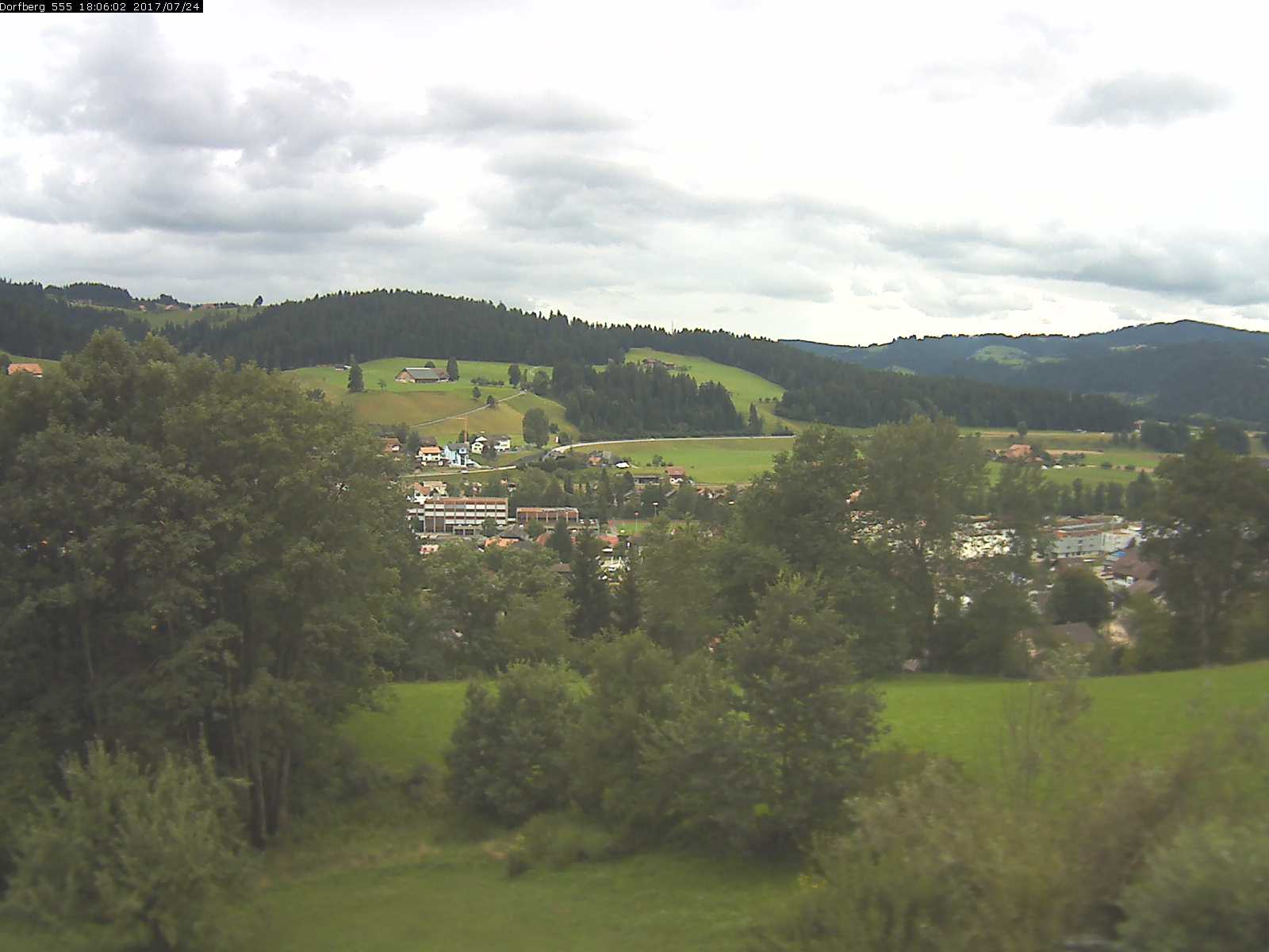 Webcam-Bild: Aussicht vom Dorfberg in Langnau 20170724-180601
