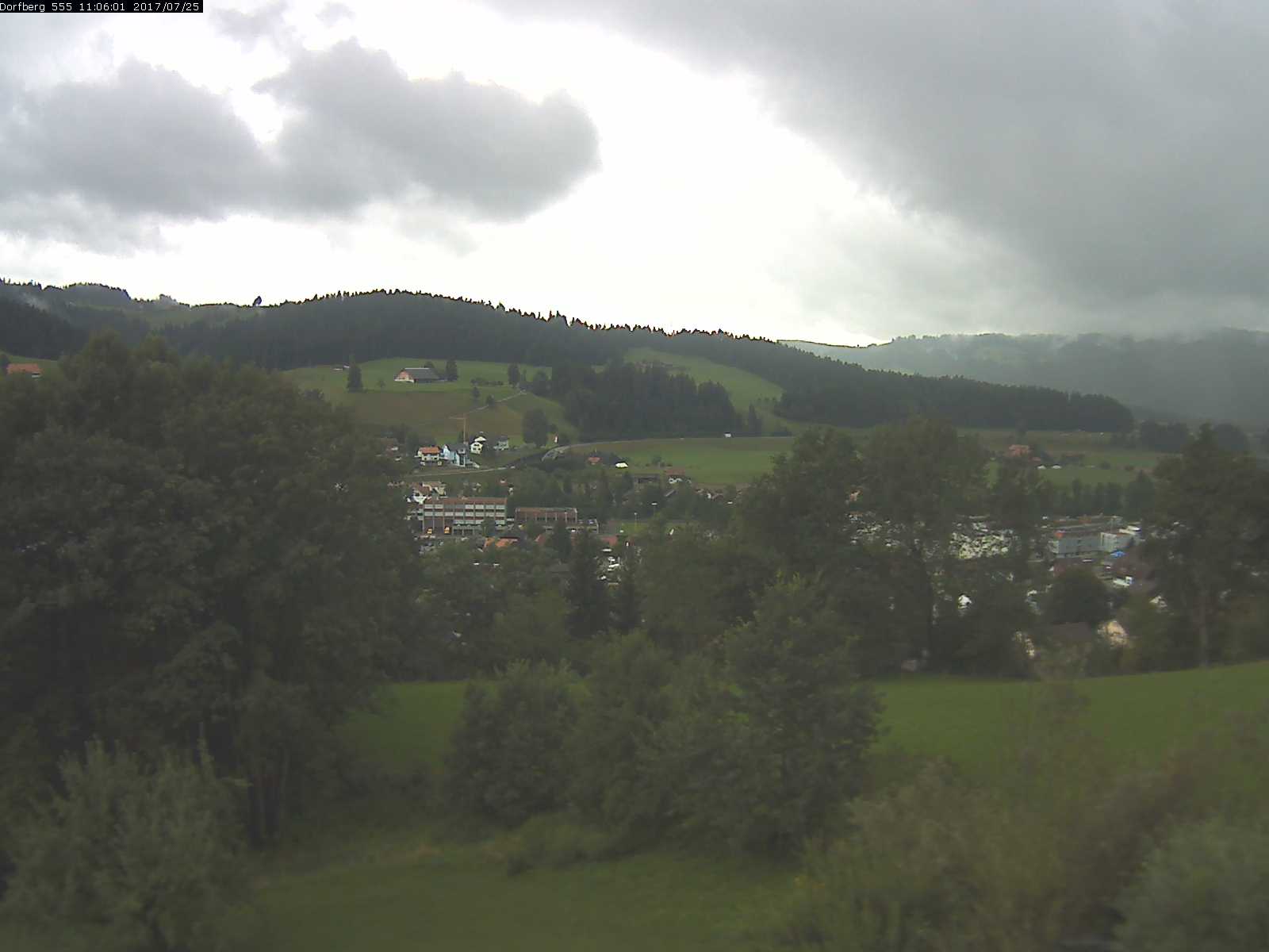 Webcam-Bild: Aussicht vom Dorfberg in Langnau 20170725-110601