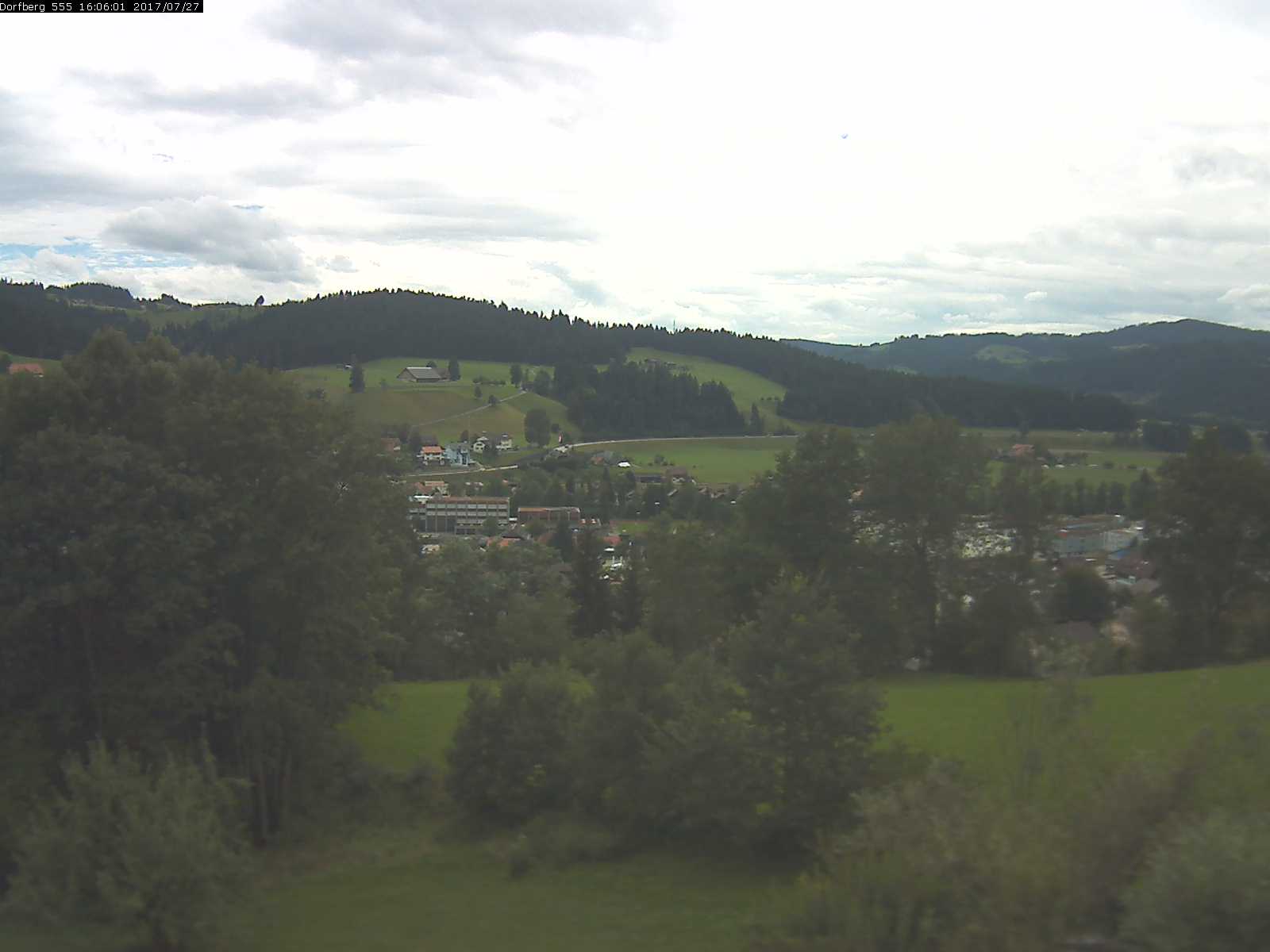 Webcam-Bild: Aussicht vom Dorfberg in Langnau 20170727-160601