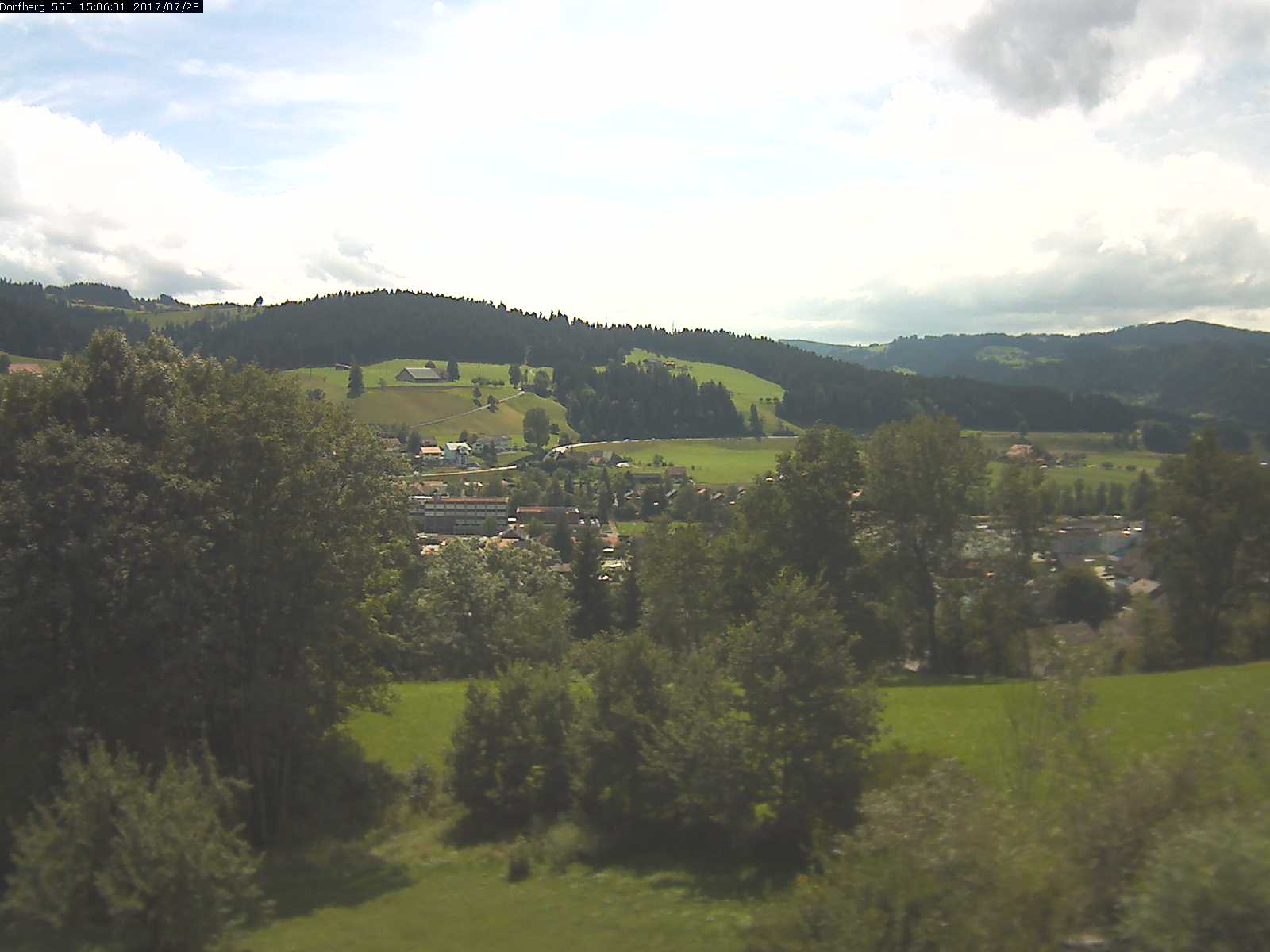 Webcam-Bild: Aussicht vom Dorfberg in Langnau 20170728-150601