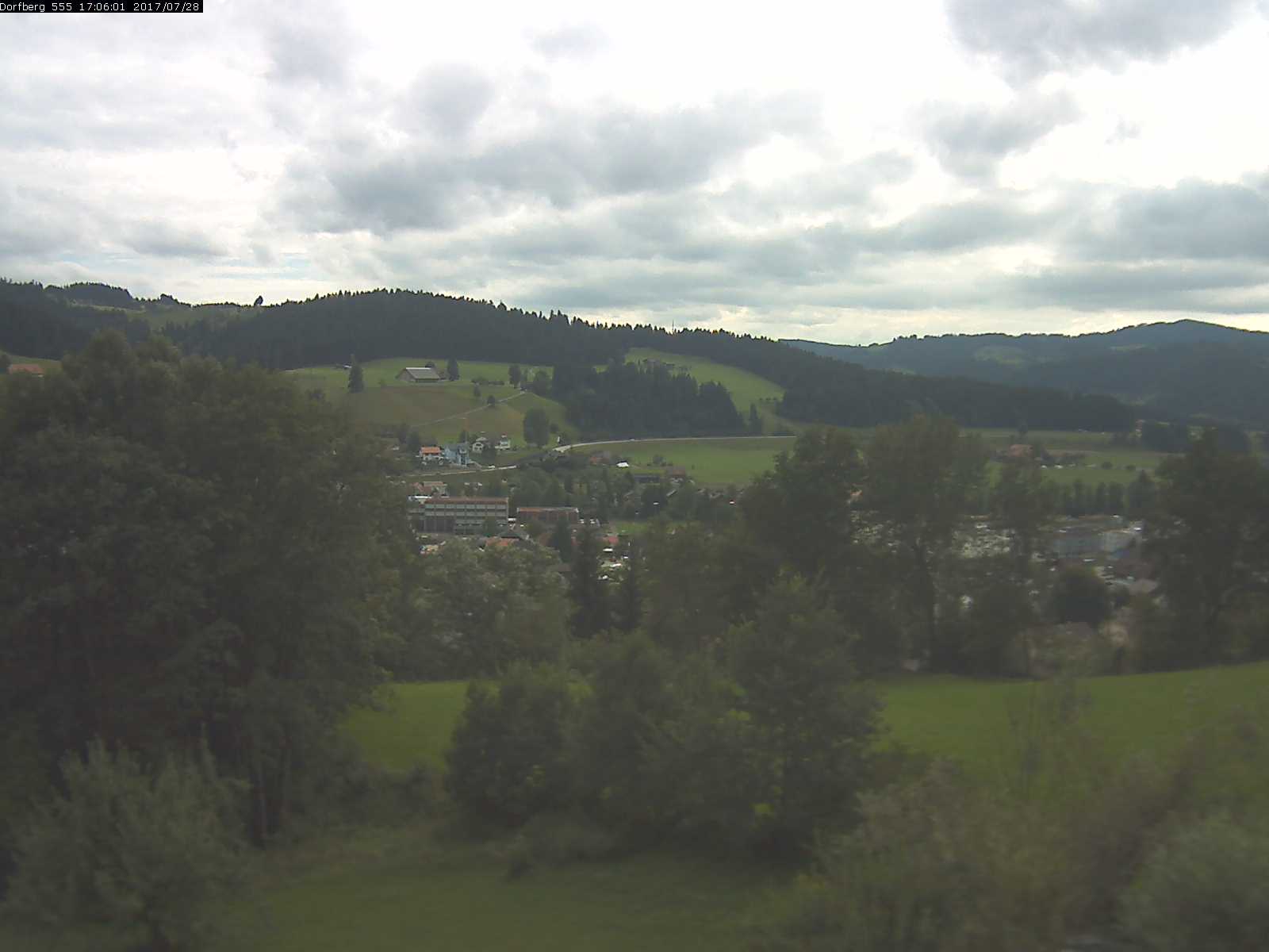 Webcam-Bild: Aussicht vom Dorfberg in Langnau 20170728-170601
