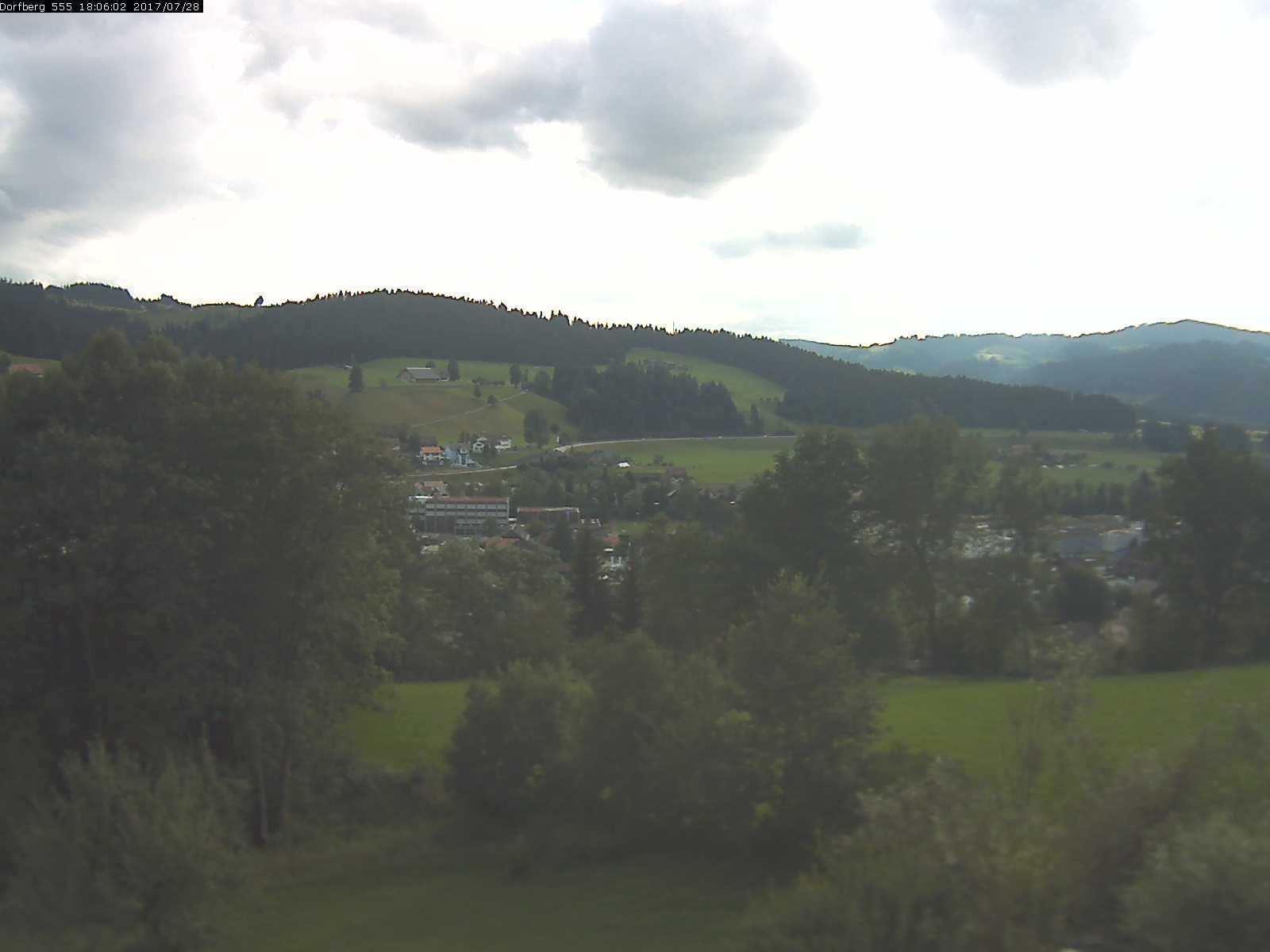 Webcam-Bild: Aussicht vom Dorfberg in Langnau 20170728-180601