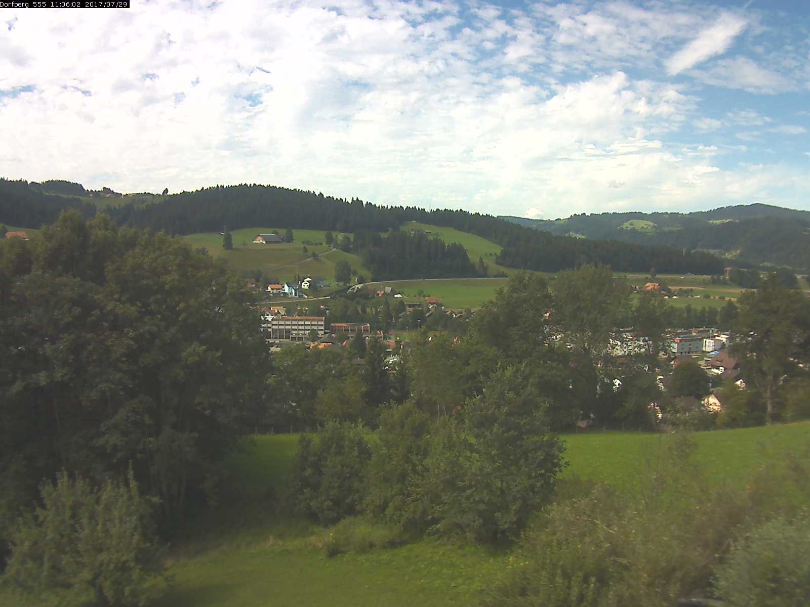 Webcam-Bild: Aussicht vom Dorfberg in Langnau 20170729-110601