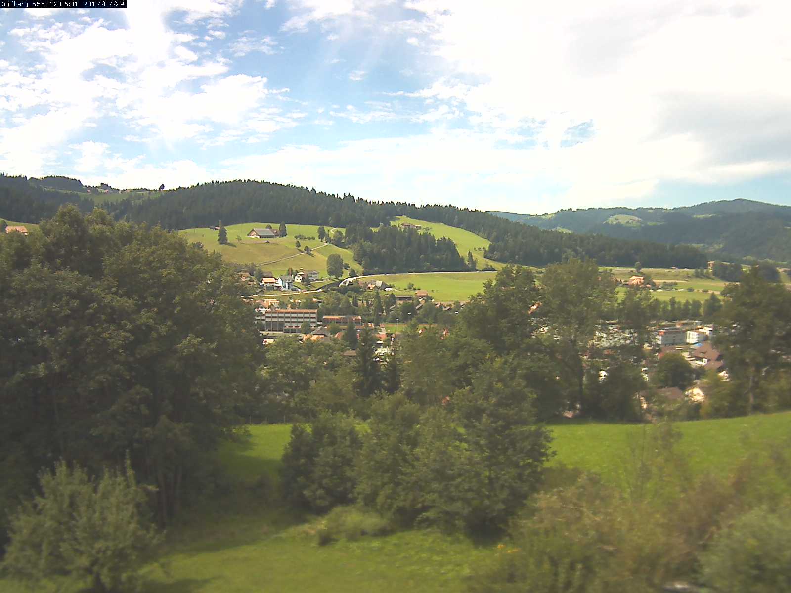 Webcam-Bild: Aussicht vom Dorfberg in Langnau 20170729-120601