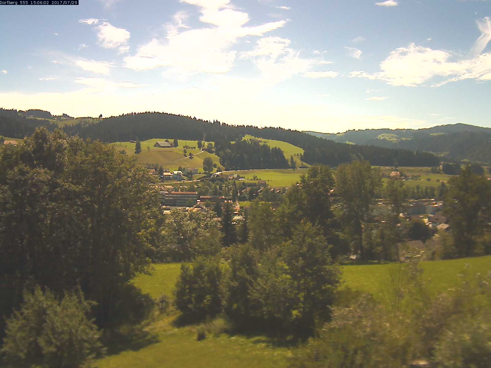 Webcam-Bild: Aussicht vom Dorfberg in Langnau 20170729-150601