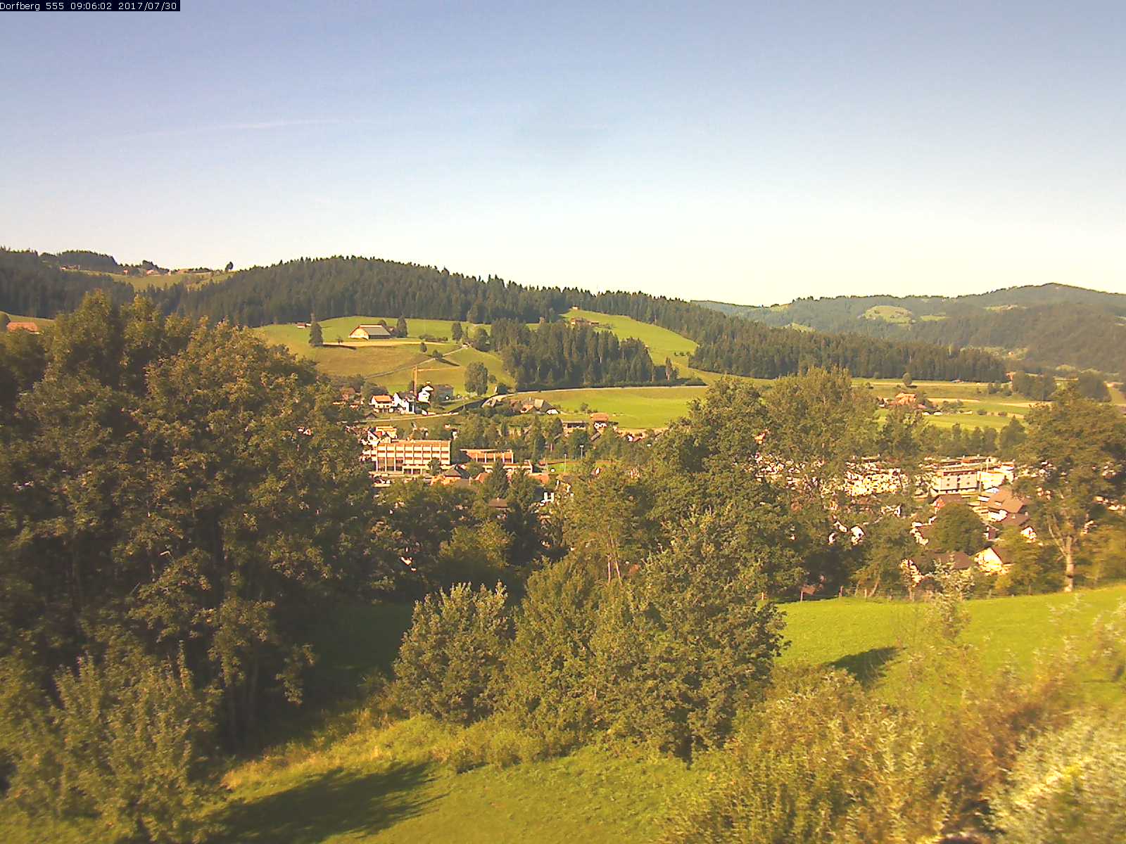 Webcam-Bild: Aussicht vom Dorfberg in Langnau 20170730-090601