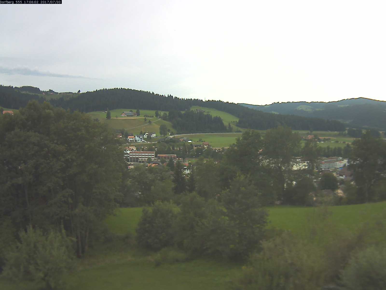 Webcam-Bild: Aussicht vom Dorfberg in Langnau 20170730-170601
