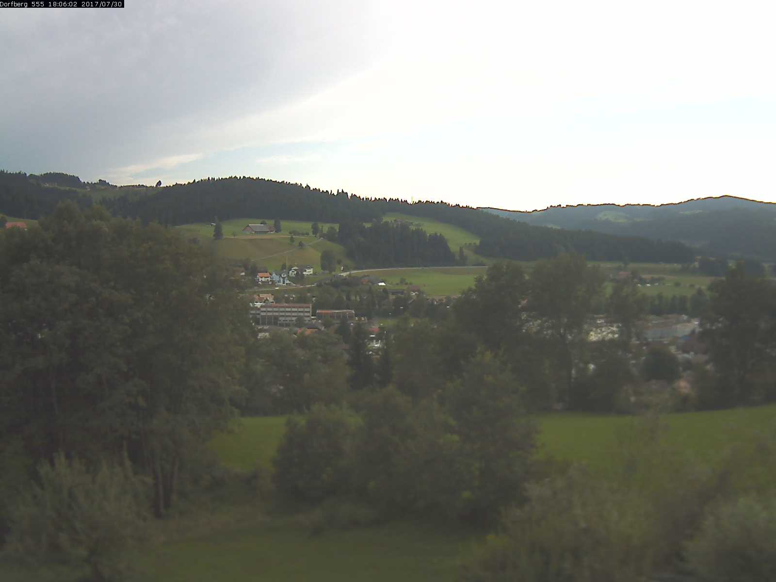 Webcam-Bild: Aussicht vom Dorfberg in Langnau 20170730-180601