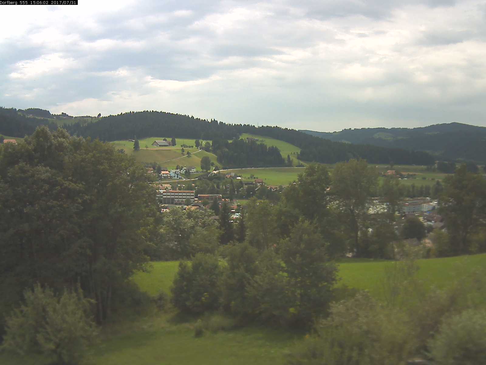 Webcam-Bild: Aussicht vom Dorfberg in Langnau 20170731-150601