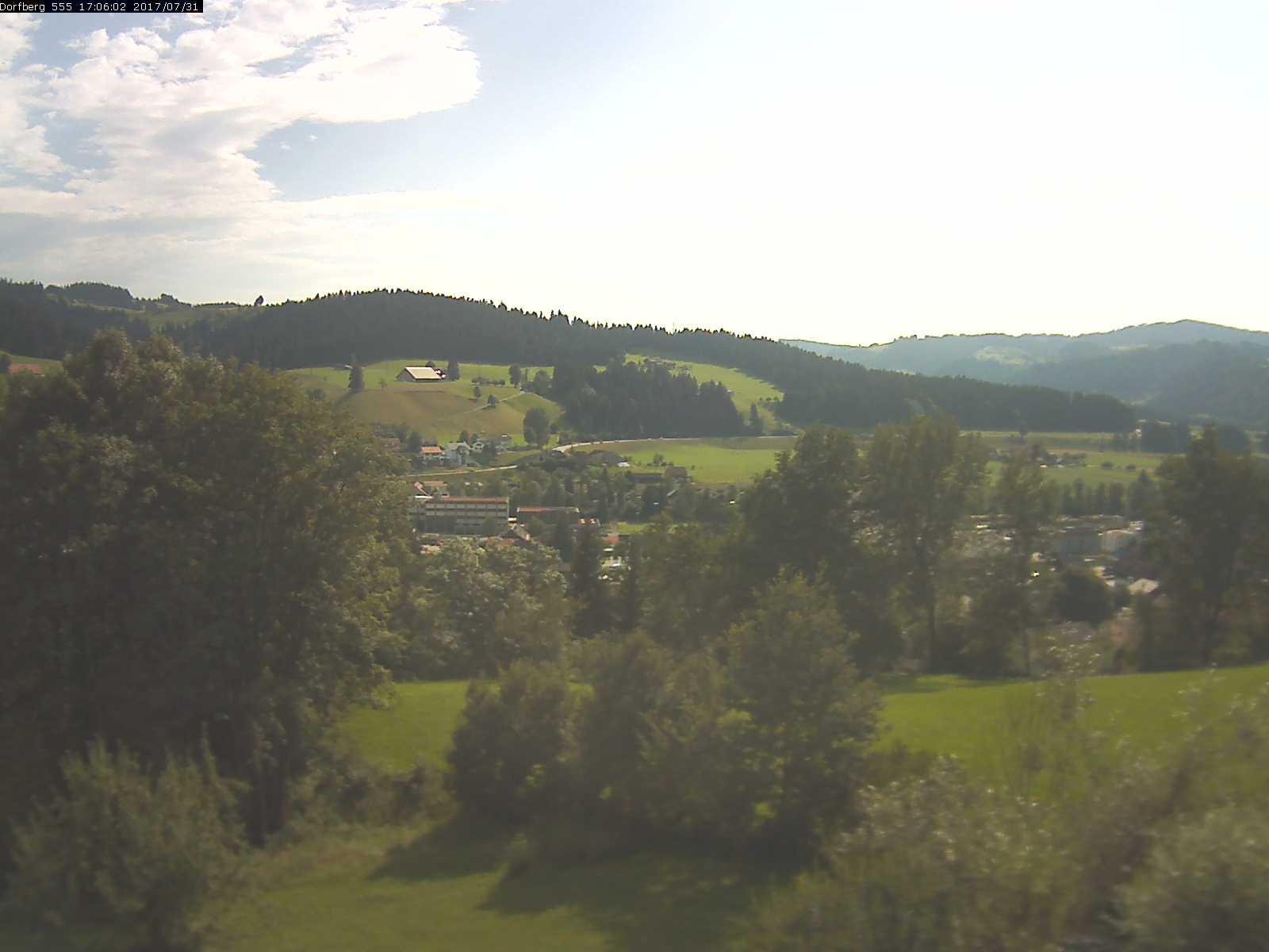 Webcam-Bild: Aussicht vom Dorfberg in Langnau 20170731-170601