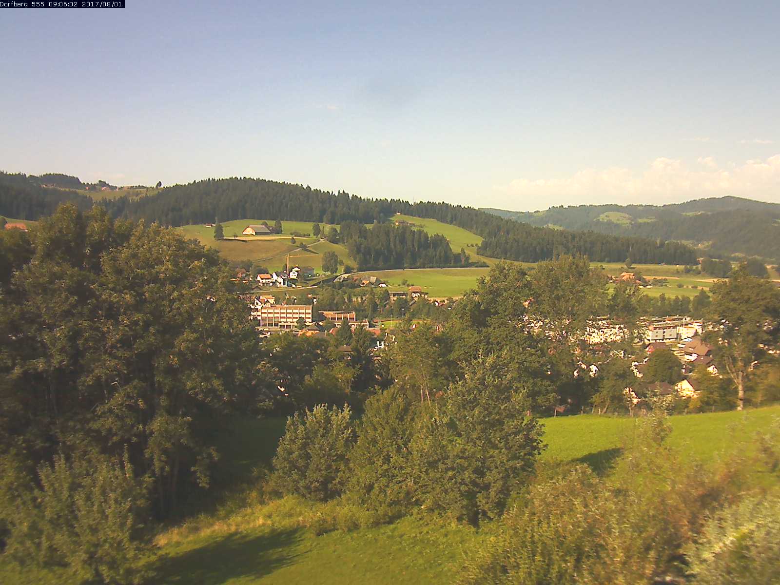 Webcam-Bild: Aussicht vom Dorfberg in Langnau 20170801-090601