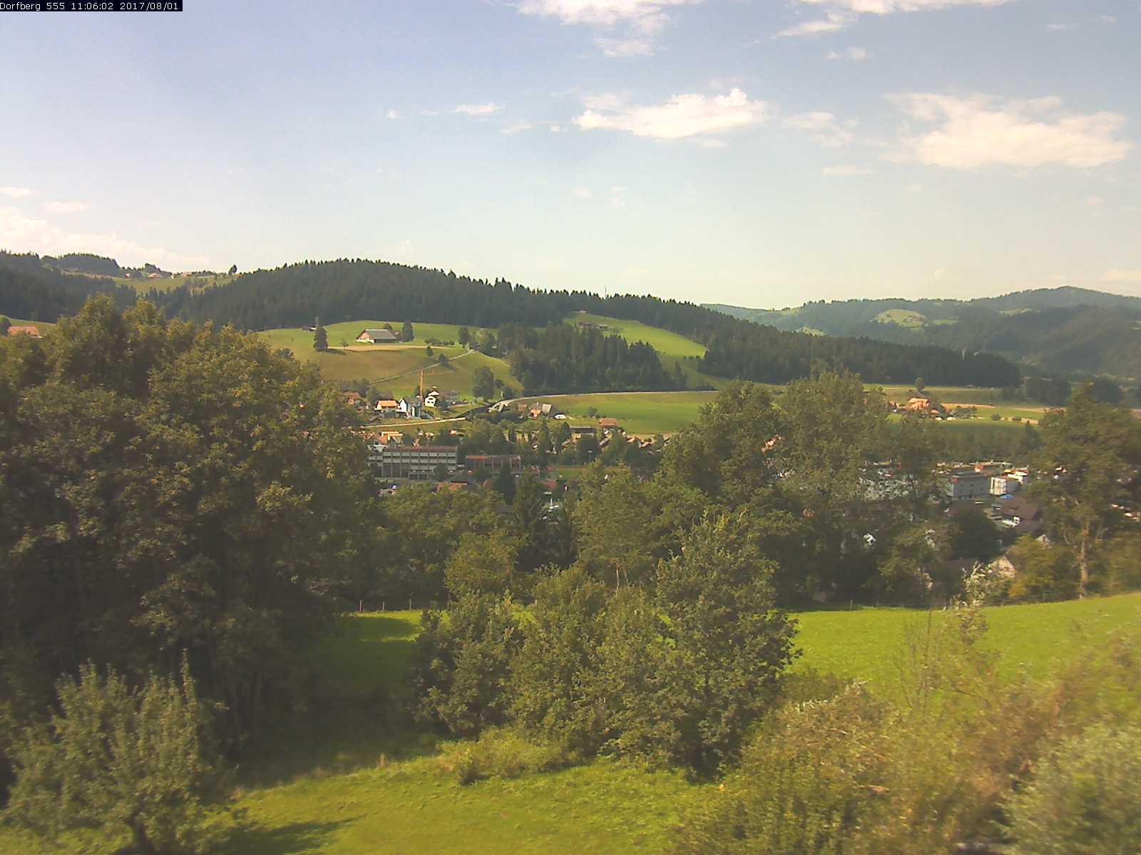 Webcam-Bild: Aussicht vom Dorfberg in Langnau 20170801-110601