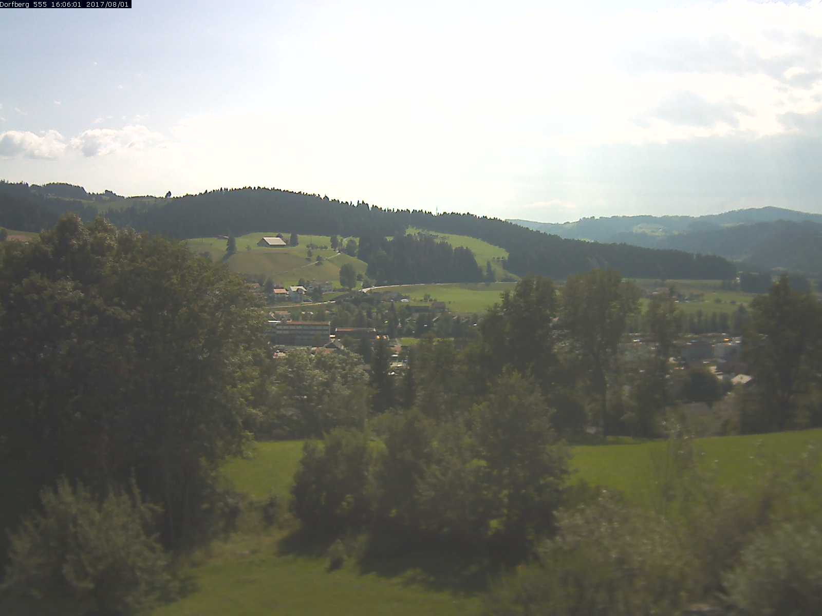Webcam-Bild: Aussicht vom Dorfberg in Langnau 20170801-160601